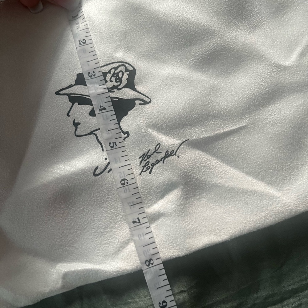 Chanel White Dust Bag - Picture 4 of 4